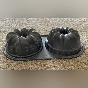 Nordic ware Bundt duet